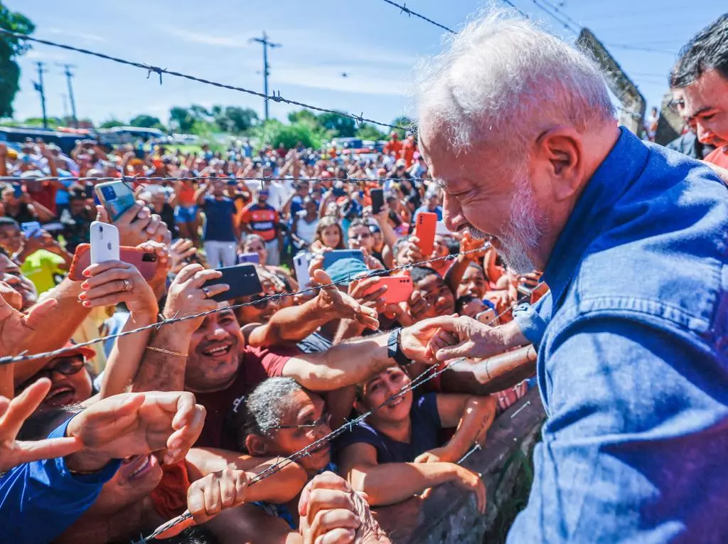 Presidente Lula sobrevoa áreas atingidas pelas fortes chuvas no Maranhão